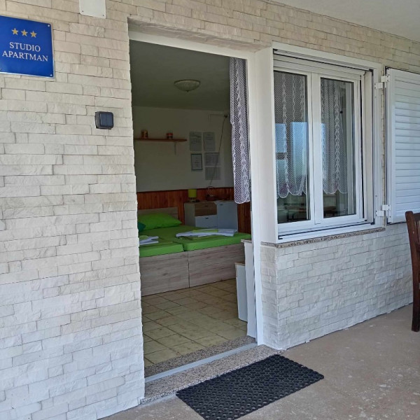 Bedrooms, Smje&scaron;taj Julia, Apartments Julia near the sea, Martin&scaron;ćica, Cres island, Croatia Martin&scaron;ćica