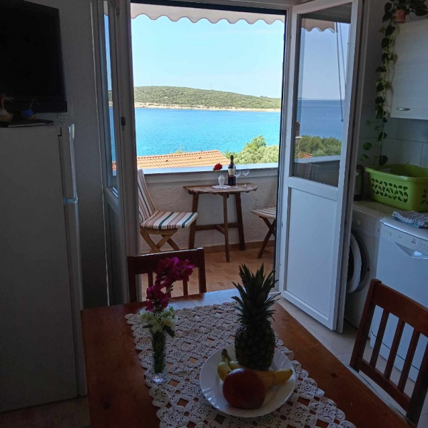 Kitchen, Smje&scaron;taj Julia, Apartments Julia near the sea, Martin&scaron;ćica, Cres island, Croatia Martin&scaron;ćica