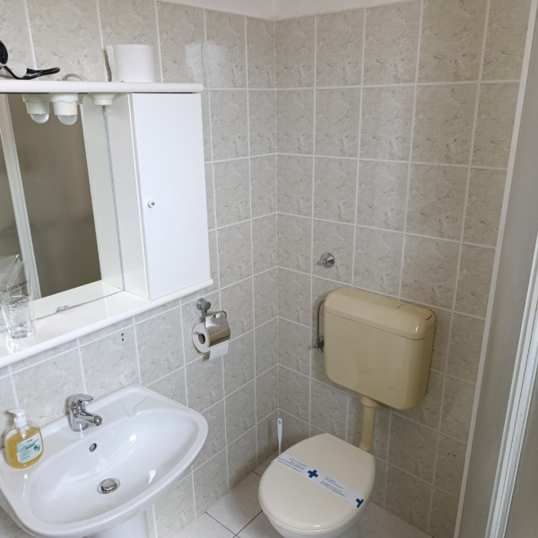 Bathroom / WC, Smje&scaron;taj Julia, Apartments Julia near the sea, Martin&scaron;ćica, Cres island, Croatia Martin&scaron;ćica